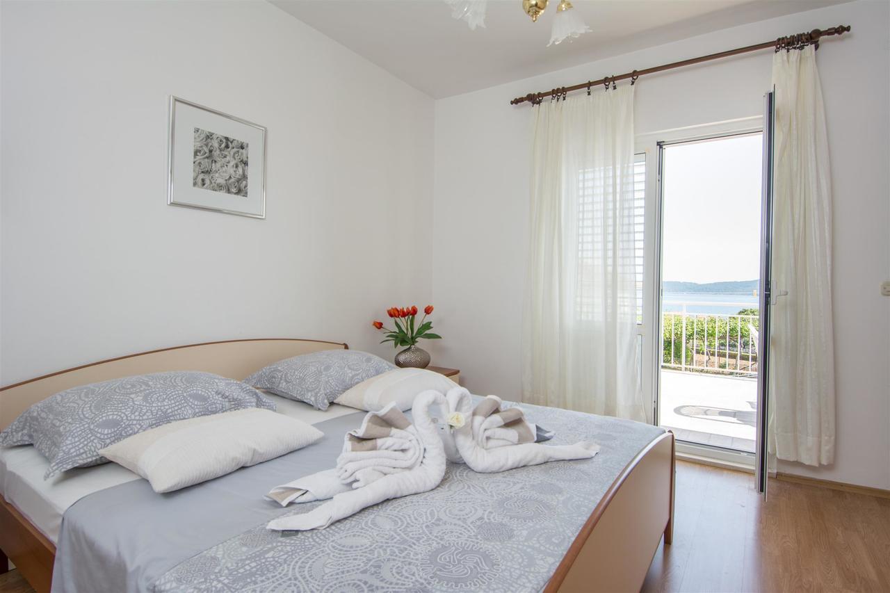 Apartments Iva Donji Seget Kamer foto